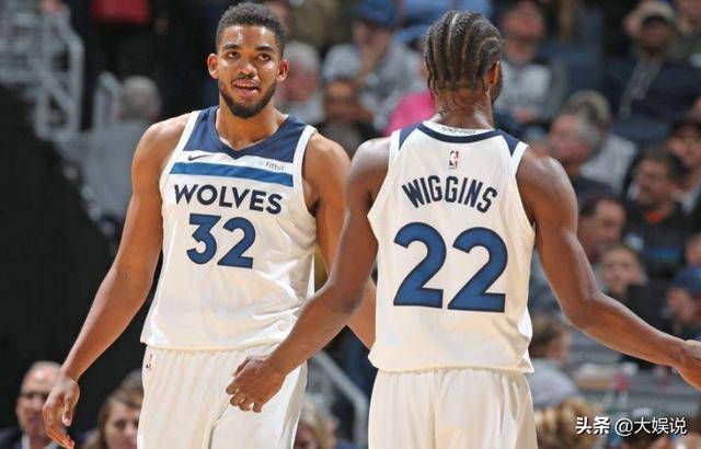 库蒂尼奥为小儿子庆祝生日，一家人身穿他效力过球队的球衣（库蒂尼奥为幼子庆生，全家身着其曾效力球队的战袍）