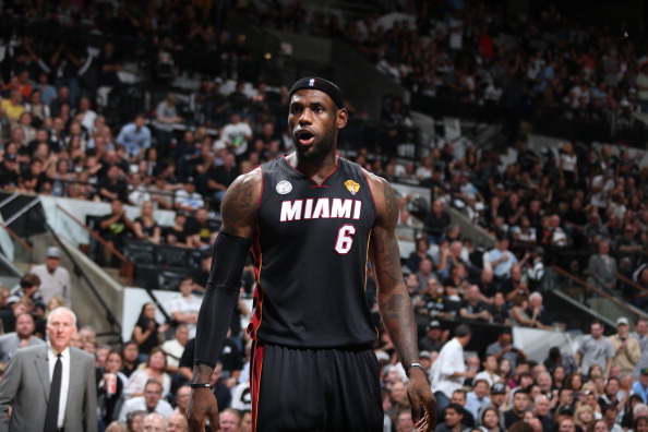 媒体人：山东泰山新赛季教练配置计划是韩鹏+外籍助教（媒体人透露：山东泰山新赛季教练组将由韩鹏联手外籍助教）