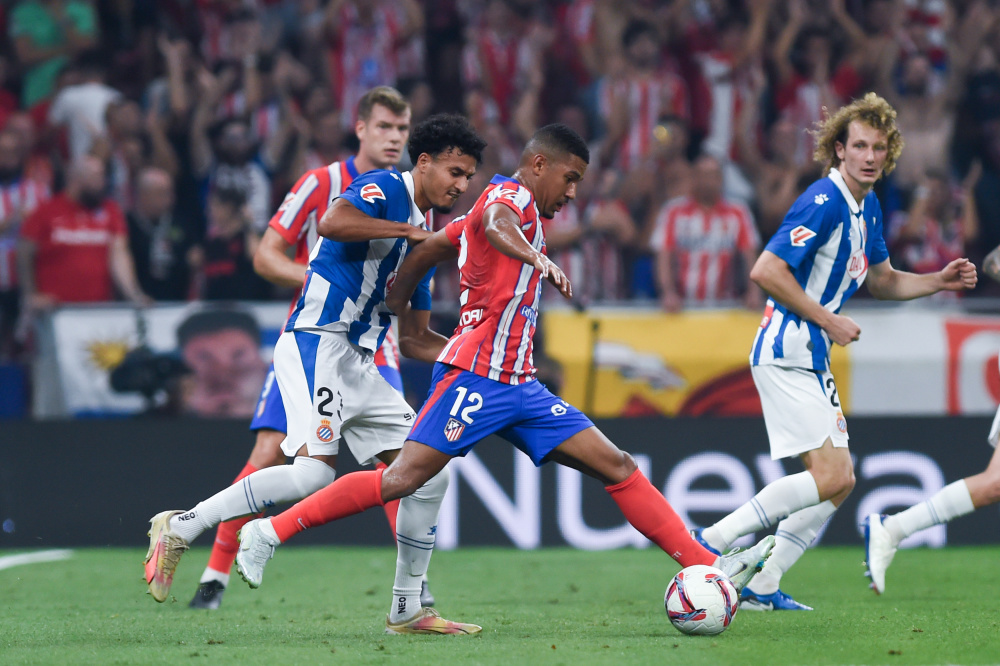 天空：曼联1月不会积极出售齐尔克泽，最近他发挥了一些作用（天空体育：曼联今冬不主动出售齐尔克泽，近期表现已有所贡献）