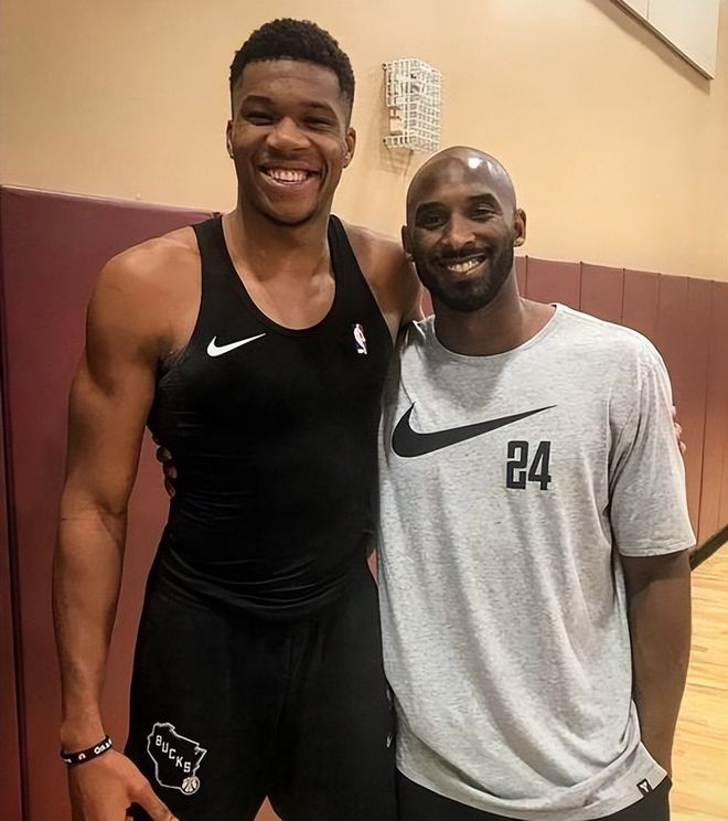 奥斯卡、约尼查助阵，怒放竞技场3V3街头足球赛玉溪站落幕（奥斯卡、约尼查站台，怒放竞技场3V3街头足球赛玉溪站圆满收官）