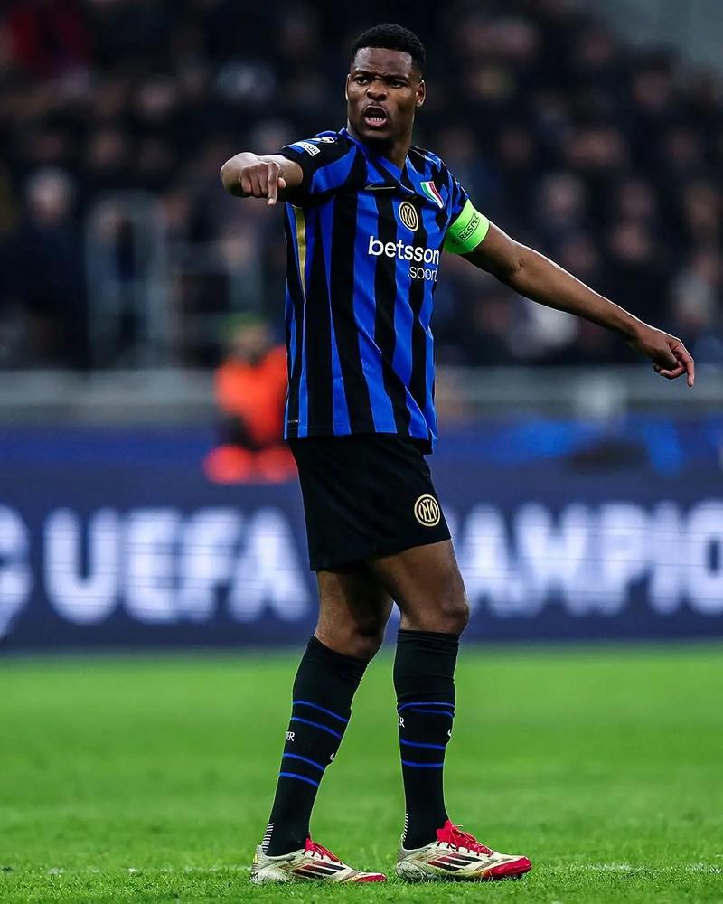 鲁内继续积极康复中