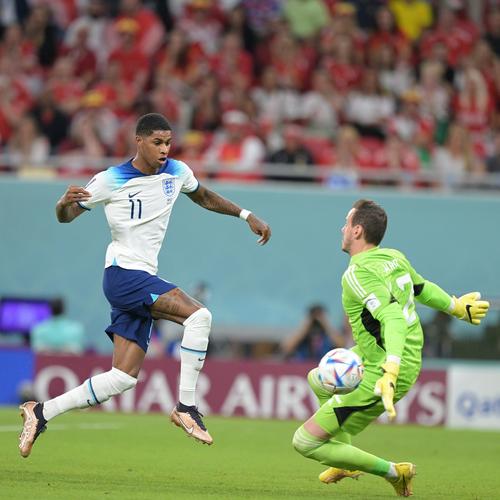 半场战报：法兰克福0-0沃尔夫斯堡（半场速报：法兰克福与沃尔夫斯堡0-0握手言和）