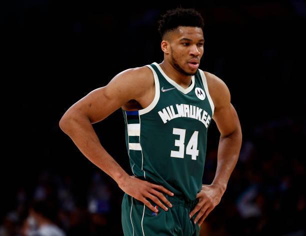 篮球篮网比赛中关键传球帮助球队取胜（篮网比赛关键传球助球队取胜）