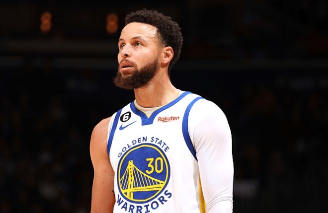 姆巴佩对阵赫罗纳时与第四官员发生争执：我说话的时候看着我！（姆巴佩战赫罗纳与第四官员爆发口角： ＂我说话时看着我！）