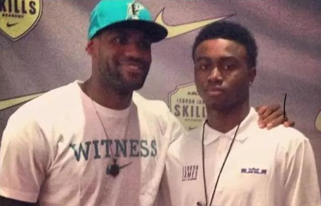 周末与凯塞多的对位？赖斯：我们是不同位置，我对他充满敬意（周末会与凯塞多对位？赖斯：位置不同，我十分尊重他）