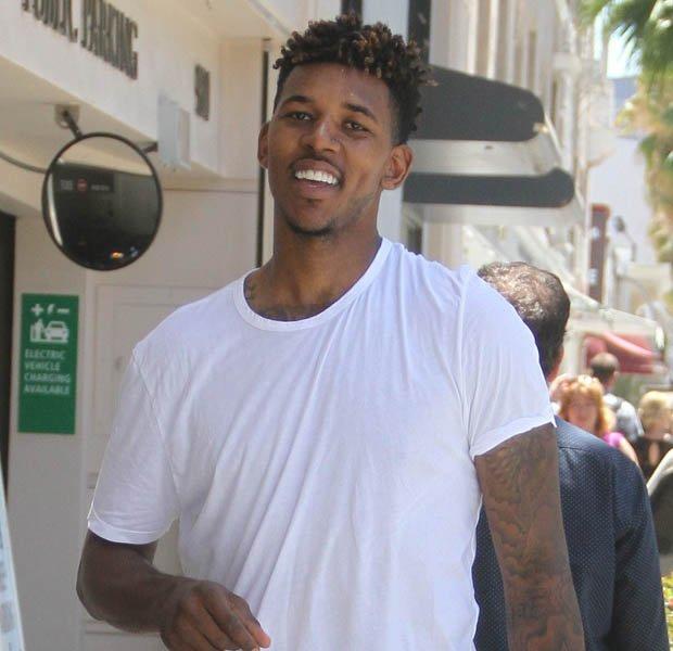 复古？多特球迷提议将球队队徽换回上世纪曾使用过的经典风格（多特蒙德球迷倡议队徽回归上世纪经典设计）