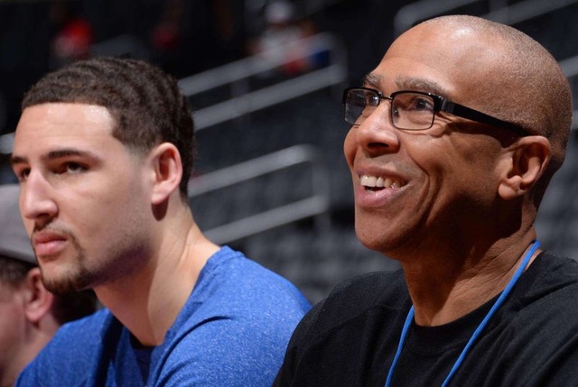 巴媒：奥斯卡告知亲友自己想退役，圣保罗有意邀请他加入幕后（巴媒称奥斯卡已向亲友表达退役意向，圣保罗拟邀其转入幕后工作）