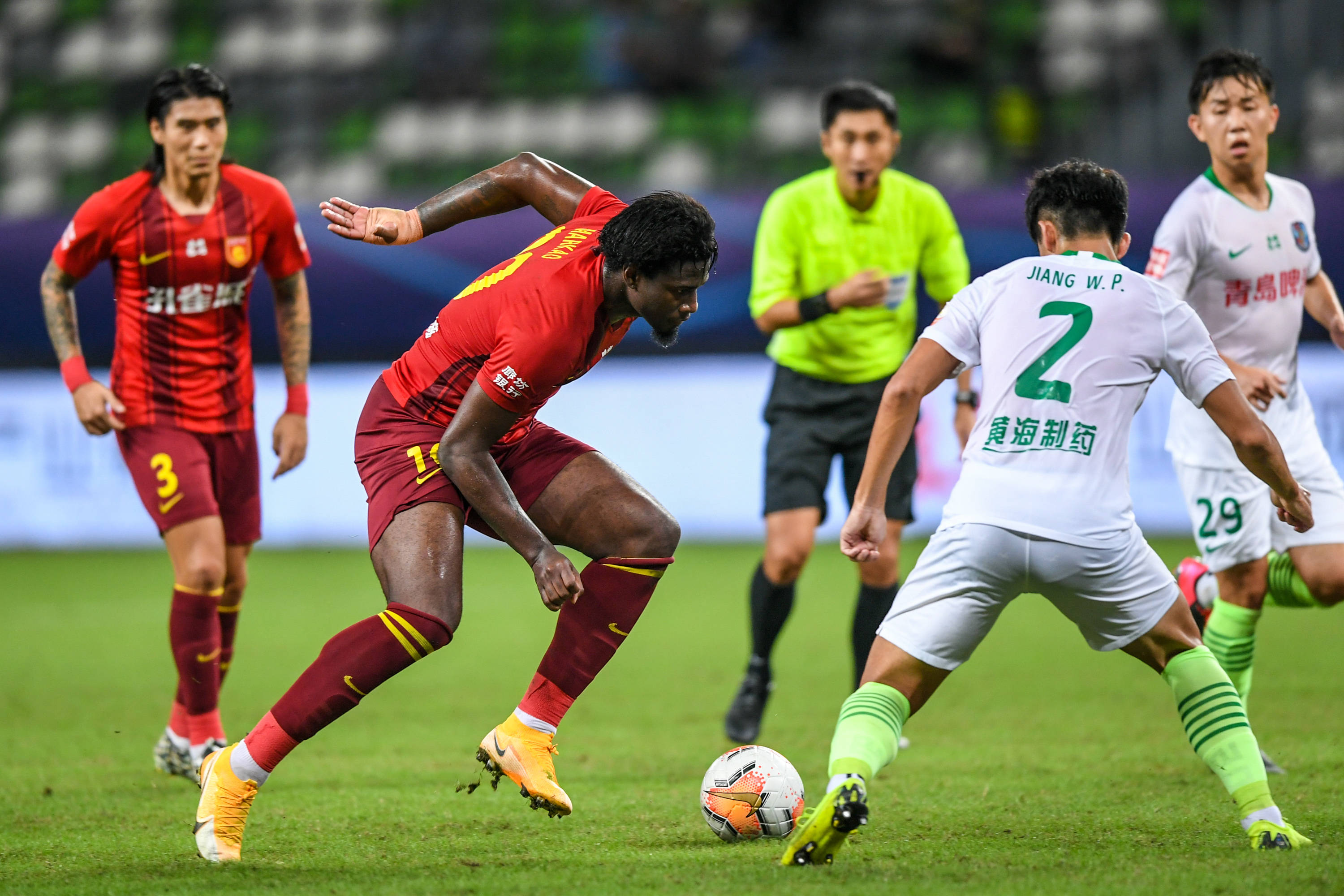 懂球帝12周年120大瞬间决赛：梅西捧大力神杯PK武磊绝平巴萨（懂球帝12周年120大瞬间总决选：梅西捧起大力神杯对阵武磊绝平巴萨）